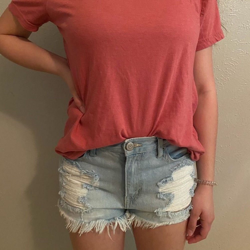 Cute denim shorts!